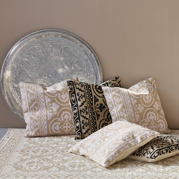 13 | Elegant Moroccan Cushion