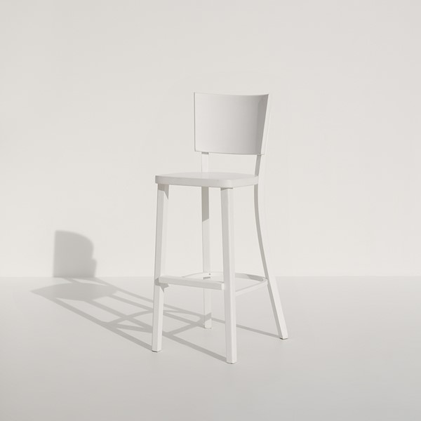 6 | Amelie Barchair