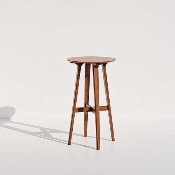 20 | Oliver Brown High Round Table