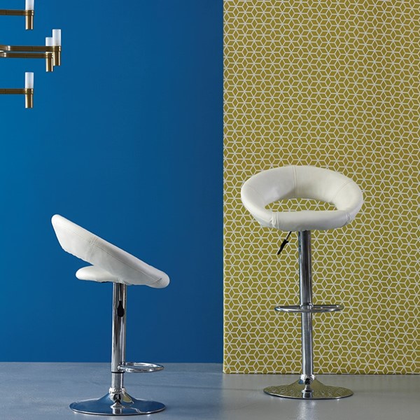 5 | Plump Barchair