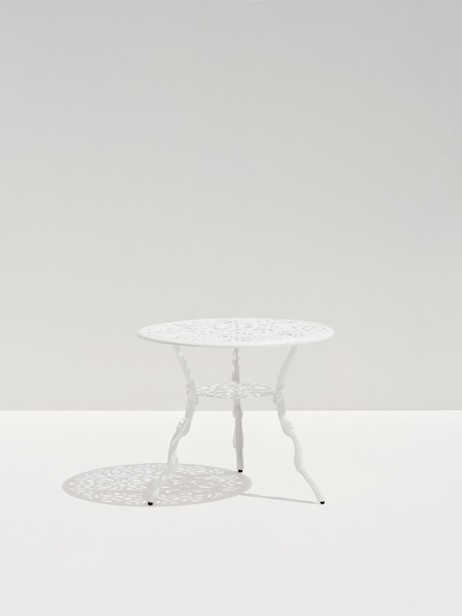 Victoria Dining Table