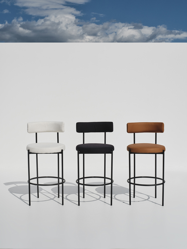 Beacon Black Barchair